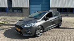 Grijs Gebruikt 2020 Ford Fiesta ST-Line Hatchback | € 9.999 (Eerlijke prijs)