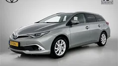Grijs Gebruikt 2017 Toyota Auris Touring Sports Executive Stationwagen | € 17.245 (Goede deal)
