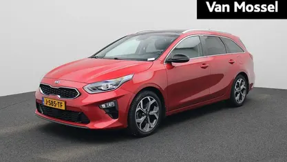 Rood Occasion 2020 Kia Ceed Hatchback | € 16.900 (Goede deal)