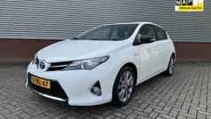 Wit Gebruikt 2013 Toyota Auris Hybrid Hatchback | € 10.950 (Eerlijke prijs)