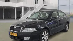 Zwart Gebruikt 2006 Skoda Octavia Elegance Hatchback | € 4.450 (Eerlijke prijs)