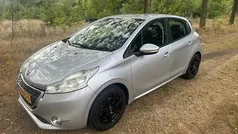 Gebruikt 2013 Peugeot 208 Envy Hatchback | € 3.850 (Super prijs)