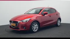 Rood Gebruikt 2015 Mazda 2 Hatchback | € 12.950 (Eerlijke prijs)