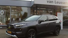 Gebruikt 2022 Toyota RAV4 Hybrid SUV | € 39.900 (Eerlijke prijs)