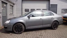 Grijs Gebruikt 2006 VW Jetta Comfortline Sedan | € 2.750 (Eerlijke prijs)