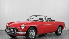 Rood Gebruikt 1973 MG B | € 19.900