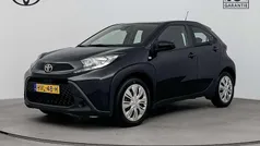 Zwart Gebruikt 2023 Toyota Aygo Limited Hatchback | € 17.250 (Eerlijke prijs)