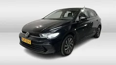 Zwart (metallic) Gebruikt 2024 VW Polo Edition Hatchback | € 21.450 (Eerlijke prijs)
