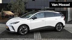 Wit Gebruikt 2023 MG MG4 EV Luxury Hatchback | € 24.495 (Eerlijke prijs)