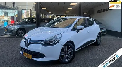 Wit Occasion 2015 Renault Clio IV Hatchback | € 7.940 (Eerlijke prijs)