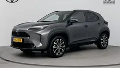 Grijs, metallic lak Gebruikt 2023 Toyota Yaris Cross Limited SUV | € 28.945 (Eerlijke prijs)