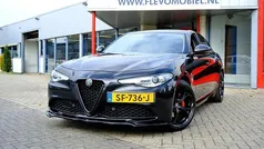 Zwart Gebruikt 2018 Alfa Romeo Giulia Super Sedan | € 17.950 (Eerlijke prijs)