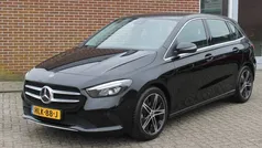 Zwart Gebruikt 2022 Mercedes B200 Luxury MPV | € 33.450 (Eerlijke prijs)