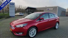 Rood Gebruikt 2015 Ford Focus Titanium Hatchback | € 7.995 (Eerlijke prijs)