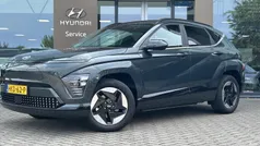 Groen, metallic lak Nieuw 2025 Hyundai Kona Comfort SUV | € 34.900 (Goede deal)