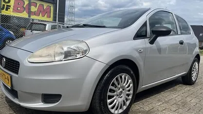 Grijs Occasion 2011 Fiat Grande Punto Hatchback | € 999 (Goede deal)