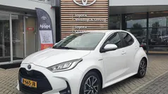 Gebruikt 2021 Toyota Yaris Hybrid Hatchback | € 18.400 (Eerlijke prijs)