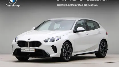Wit Occasion 2024 BMW 120 M Sport Hatchback | € 34.450 (Eerlijke prijs)