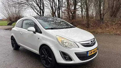 Wit Occasion 2011 Opel Corsa Color Edition Hatchback | € 4.450 (Eerlijke prijs)