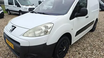 Wit Occasion 2009 Peugeot Partner MPV | € 2.750 (Eerlijke prijs)