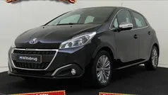 Zwart Gebruikt 2019 Peugeot 208 Allure Hatchback | € 11.425 (Eerlijke prijs)