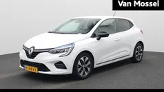Gebruikt 2022 Renault Clio V Evolution Hatchback | € 12.900 (Eerlijke prijs)