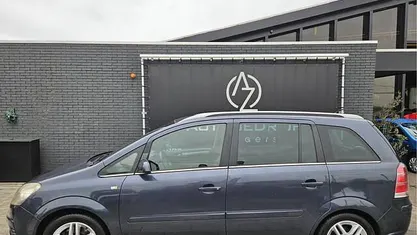 Gebruikt 2006 Opel Zafira Executive MPV | € 2.950 (Eerlijke prijs)