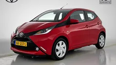 Gebruikt 2017 Toyota Aygo X-play Hatchback | € 8.945 (Eerlijke prijs)