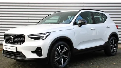 Gebruikt 2024 Volvo XC40 Plus SUV | € 40.950 (Eerlijke prijs)