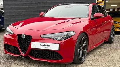 Gebruikt 2017 Alfa Romeo Giulia Veloce Sedan | € 30.950 (Eerlijke prijs)