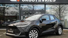 Zwart Gebruikt 2024 Toyota C-HR Active SUV | € 28.495 (Eerlijke prijs)