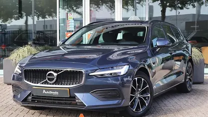 Occasion Volvo V60 Momentum 163 PK (119 kW) 2020 Blauw Stationwagen