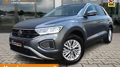 Gebruikt 2025 VW T-Roc Life SUV | € 27.900 (Eerlijke prijs)
