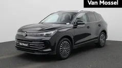 Zwart, metallic lak Gebruikt 2024 VW Tiguan Elegance SUV | € 47.900 (Eerlijke prijs)