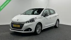 Wit Gebruikt 2018 Peugeot 208 Allure Hatchback | € 8.250 (Eerlijke prijs)