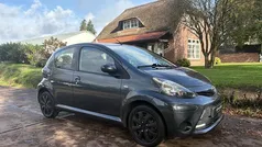 Grijs Gebruikt 2013 Toyota Aygo Hatchback | € 3.750 (Eerlijke prijs)