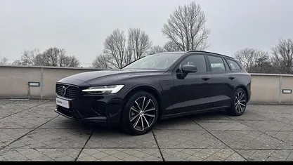 Occasion 2025 Volvo V60 Plus Stationwagen | € 44.995 (Eerlijke prijs)