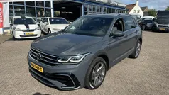 Grijs Gebruikt 2021 VW Tiguan R-line SUV | € 33.950 (Eerlijke prijs)