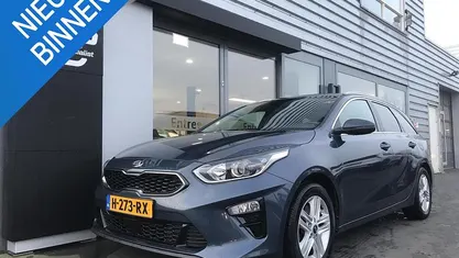 Blauw Gebruikt 2020 Kia Ceed Hatchback | € 15.850 (Eerlijke prijs)