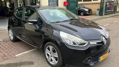 Gebruikt 2012 Renault Clio IV Dynamique Hatchback | € 3.250 (Eerlijke prijs)
