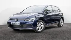 Blauw Gebruikt 2023 VW Golf VIII Life Sedan | € 31.891 (Eerlijke prijs)