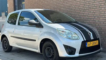 Grijs Gebruikt 2009 Renault Twingo Authentique Hatchback | € 1.997 (Eerlijke prijs)