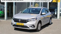 Grijs Gebruikt 2023 Dacia Sandero Expression Hatchback | € 17.140 (Eerlijke prijs)