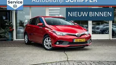 Rood Gebruikt 2015 Toyota Auris Hatchback | € 10.950 (Eerlijke prijs)