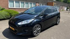 Zwart Gebruikt 2017 Ford Fiesta ST-Line Hatchback | € 9.750 (Goede deal)