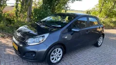 Grijs Gebruikt 2015 Kia Rio Hatchback | € 5.299 (Eerlijke prijs)