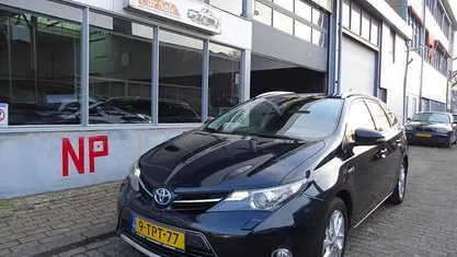 Grijs Occasion 2014 Toyota Auris Touring Sports Stationwagen | € 7.450 (Eerlijke prijs)