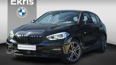 Zwart Gebruikt 2021 BMW 118 Basis Hatchback | € 23.900 (Eerlijke prijs)