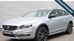 Grijs Gebruikt 2018 Volvo V60 CC Inscription Stationwagen | € 28.950 (Super prijs)
