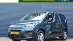 Blauw Nieuw 2025 Fiat e-Doblò MPV | € 27.812 (Eerlijke prijs)